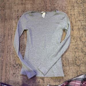 H&M Light Gray Long Sleeve Women's Tee